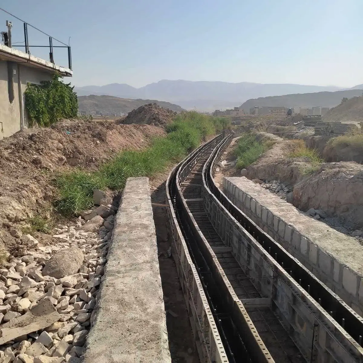  اجرای ۲۲۵ متر بتن مسلح برای پوشش کانال«پاونار سرپل‌ذهاب»