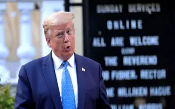 ترامپ خواستار افشای منبع گزارش جنجالی روزنامه نیویورک ‌تایمز شد