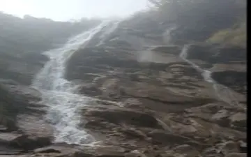 فیلمی از آبشار جذاب در روستای جواهرده 