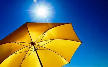  تابش اشعه فرابنفش چه زمانی شدیدتر است؟

