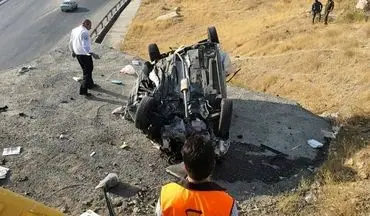 سقوط خودروی ۲۰۶ از پل آزادراه تهران - پردیس
