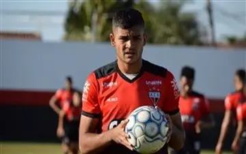 ورود مهاجم برزیلی پرسپولیس به تهران با تاخیر