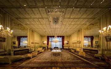  معماری کاخ نیاوران، محل زندگی خانواده پهلوی