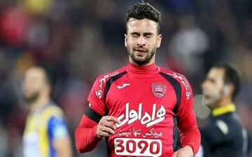 آخرین تلاش‌های ستارۀ فراموش‌شده برای درخشش در پرسپولیس + عکس