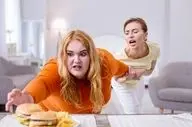 چرا بسیاری از افراد مبتلا به بولیمیا، وزن طبیعی دارند؟ / اصلا بولیمیا چیست؟