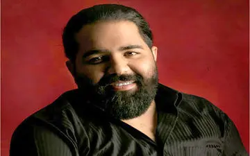 عکس جالب آقای مشکی پوش با علی رضا منصوریان/ تمجید رضا صادقی از سرمربی اسبق استقلال 