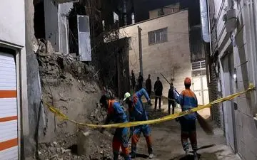 انفجار منزل مسکونی در کوی سجادیه اراک؛ یک مصدوم از زیر آوار نجات یافت