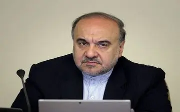 هدیه وزیر ورزش و جوانان به سرمربی استقلال+ عکس