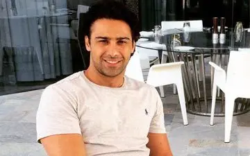 درگیری لفظی فرهاد مجیدی با افسر راهنمایی و رانندگی +فیلم 