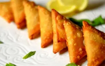 سمبوسه جنوبی اصیل و ترد، طعمی که یادآور جنوب است | دستور پخت خانگی