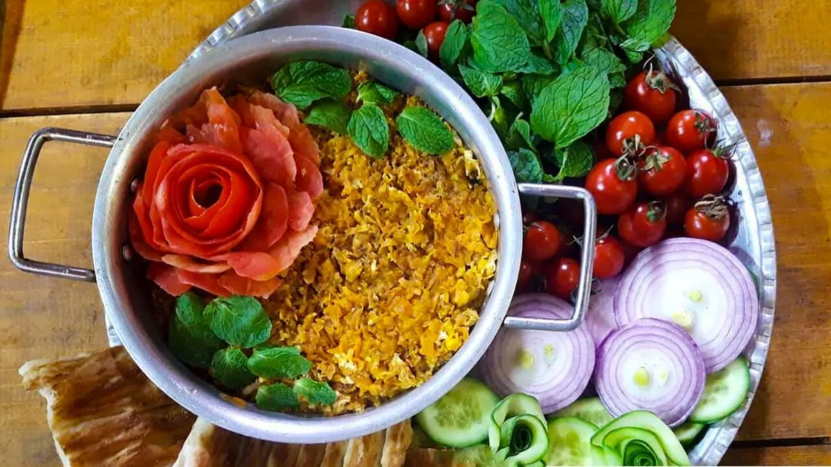 طرز تهیه هویج بیج؛ املت ساده و خوشمزه به سبک رشتی