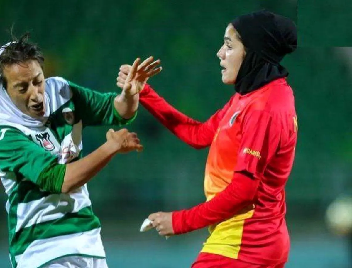 تصاویری از درگیری شدید دختران فوتبالیست