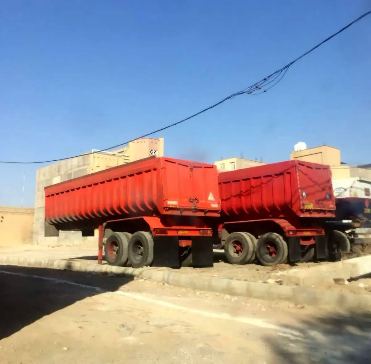 شهری که به پارکینگ ماشین های سنگین تبدیل شده است/
چر مصوبه شورای ترافیک اجرا نمی شود؟