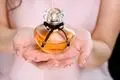 لاکچری‌ترین عطر زنانه؛ انتخابی شیک و جذاب برای تمام فصل‌ها