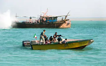 
توقیف ۲ لنج در چابهار / اهداف شومی که ناکام ماند
