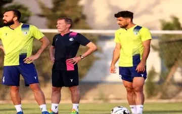 کادرفنی آبی ها آب رفت!