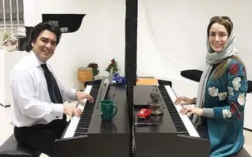 بهنوش طباطبایی در حال آموختن پیانو! + عکس