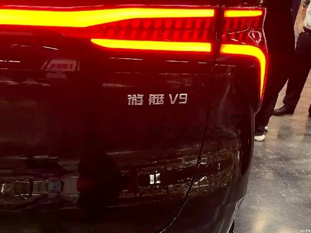 مینی ون دانگ فنگ U-Tour V9