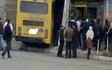 صحنه هولناک ورود اتوبوس به مغازه قنادی در قزوین + عکس