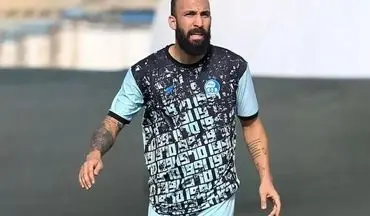 جنگ دو جبهه‌ای روزبه چشمی: رقابت سخت در استقلال، فرصت کم در تیم ملی