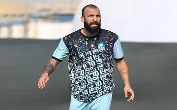 جنگ دو جبهه‌ای روزبه چشمی: رقابت سخت در استقلال، فرصت کم در تیم ملی