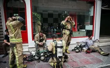  آتش‌سوزی یک فروشگاه بزرگ در محله "‌نوبنیاد‌" 