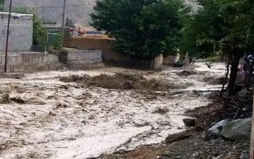 سیل راه ارتباطی ۱۵ روستای مارگون را مسدود کرد/زندگی مردم دو روستا مختل شد 