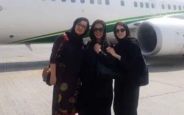 تیپ خانم های بازیگر روی باند فرودگاه! +‌ عکس