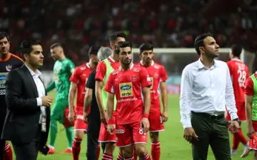 فرار پرسپولیسی ها به داخل رختکن!