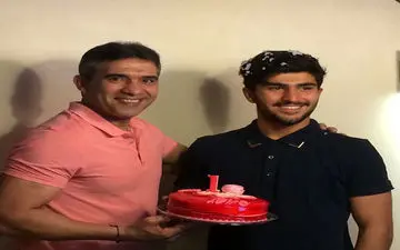 عکس قدیمی عقاب آسیا با پسرش
