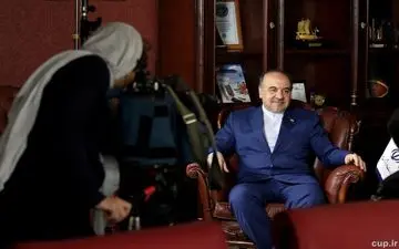  وزیر ورزش در جلسه با مدیر شبکه سه/ نگاهم به مساله حق پخش برد-برد است