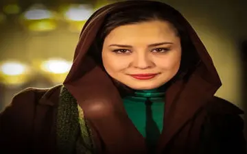 مهراوه شریفی نیا به همراه بادیگاردش در حرم امام رضا! + عکس