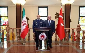 دیدار وزرای دفاع ایران و ترکیه