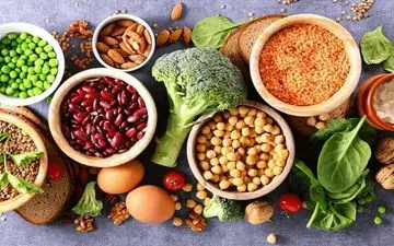 غذاهای ضروری برای بدن در سنین میان‌سالی