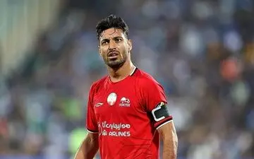 جریمه سنگین استقلال به خاطر توهین و فحاشی هواداران به بازیکن تراکتور 