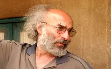 دیگر فیلمى نمى‌سازم که خانم‌ها روسری داشته باشند!