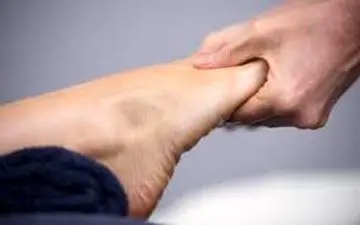 سندرم پای بی‌قرار؛ از علائم تا درمان