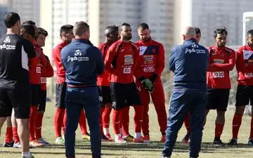  نوراللهی و ردیف اول کلاس پروفسور!