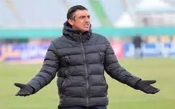 تأخیر ۹ دقیقه‌ای به خاطر VAR و شعار هواداران علیه رحمتی 