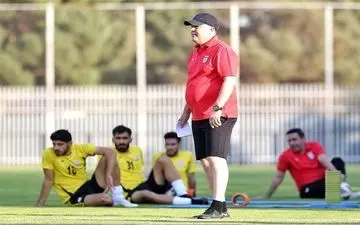 فوتبال ما یک آشفته بازار است/ این حق اسکوچیچ است که در جام جهانی روی نیمکت تیم ملی بنشیند