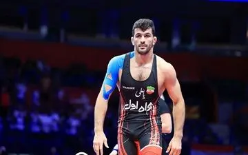 کشتی طوفانی حسین یزدانی نظم سالن را به هم زد/ جیمی جامپ این‌بار در سالن هفتم تیر