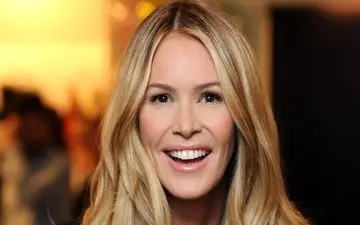 ضایع شدن مدل استرالیایی در خیابان شهر سیدنی+فیلم 