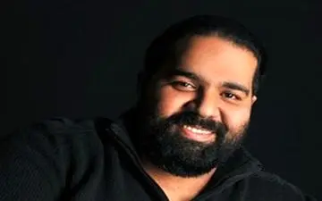 عکسی زیرخاکی از خواننده معروف