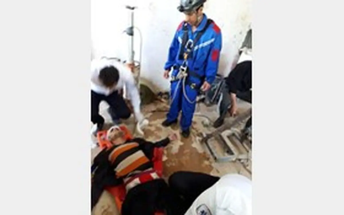 عملیات نفسگیر برای نجات جوان گرفتار در چاه 60 متری
