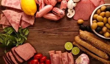 سوسیس و کالباس فاسد چه بلایی سر بدن شما می‌آورد؟