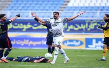 ویدیو/ گل اول گل گهر به سپاهان (کی‌روش استنلی سوارز)