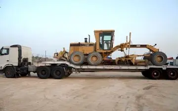 توقیف یک گریدر قاچاق در عسلویه 