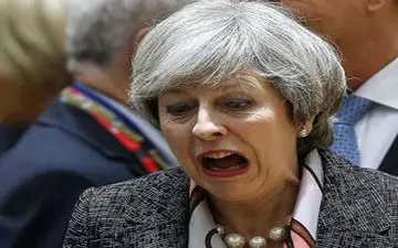 حرکات خفت بار بانوی نخست وزیر مقابل خاندان سلطنتی سوژه شد 