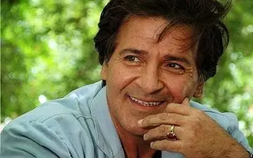 خوانندگی جالب ابوالفضل پورعرب اولین سوپراستار سینمای بعد از انقلاب+ویدئو
