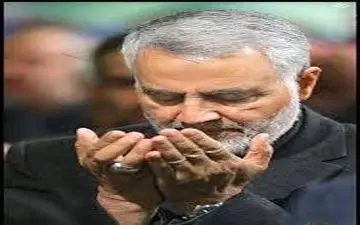 نماز سردار سلیمانی بر پیکر پدرش